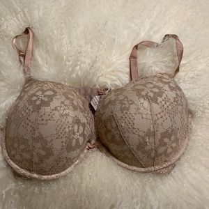 38DD Victoria’s Secret Bra